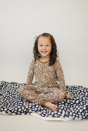 Navy Daisy Bamboo Fleece Quilt